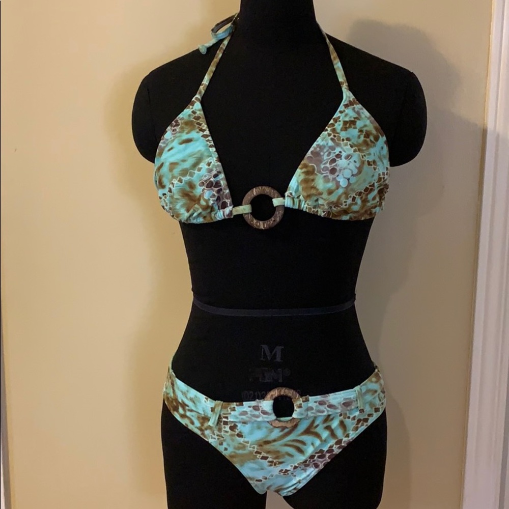 ⭐️3/$20⭐️ La Vie en Rose Bikini Set